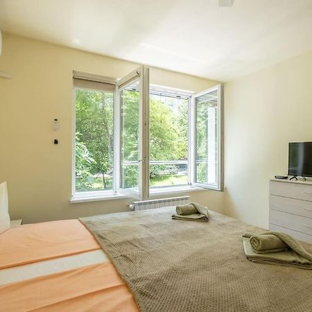 סופיה Top Location, Brand New 3 Bdrm Apt & Free Parking מראה חיצוני תמונה