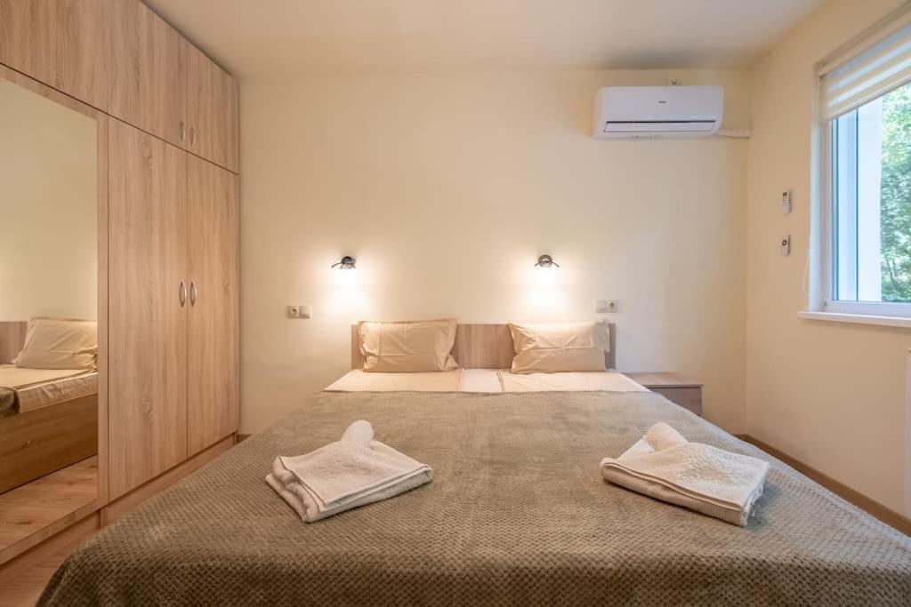 סופיה Top Location, Brand New 3 Bdrm Apt & Free Parking מראה חיצוני תמונה