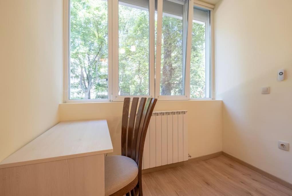 סופיה Top Location, Brand New 3 Bdrm Apt & Free Parking מראה חיצוני תמונה