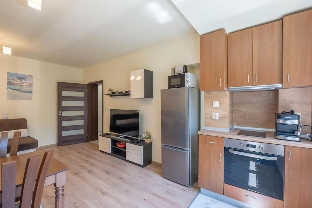 סופיה Top Location, Brand New 3 Bdrm Apt & Free Parking מראה חיצוני תמונה